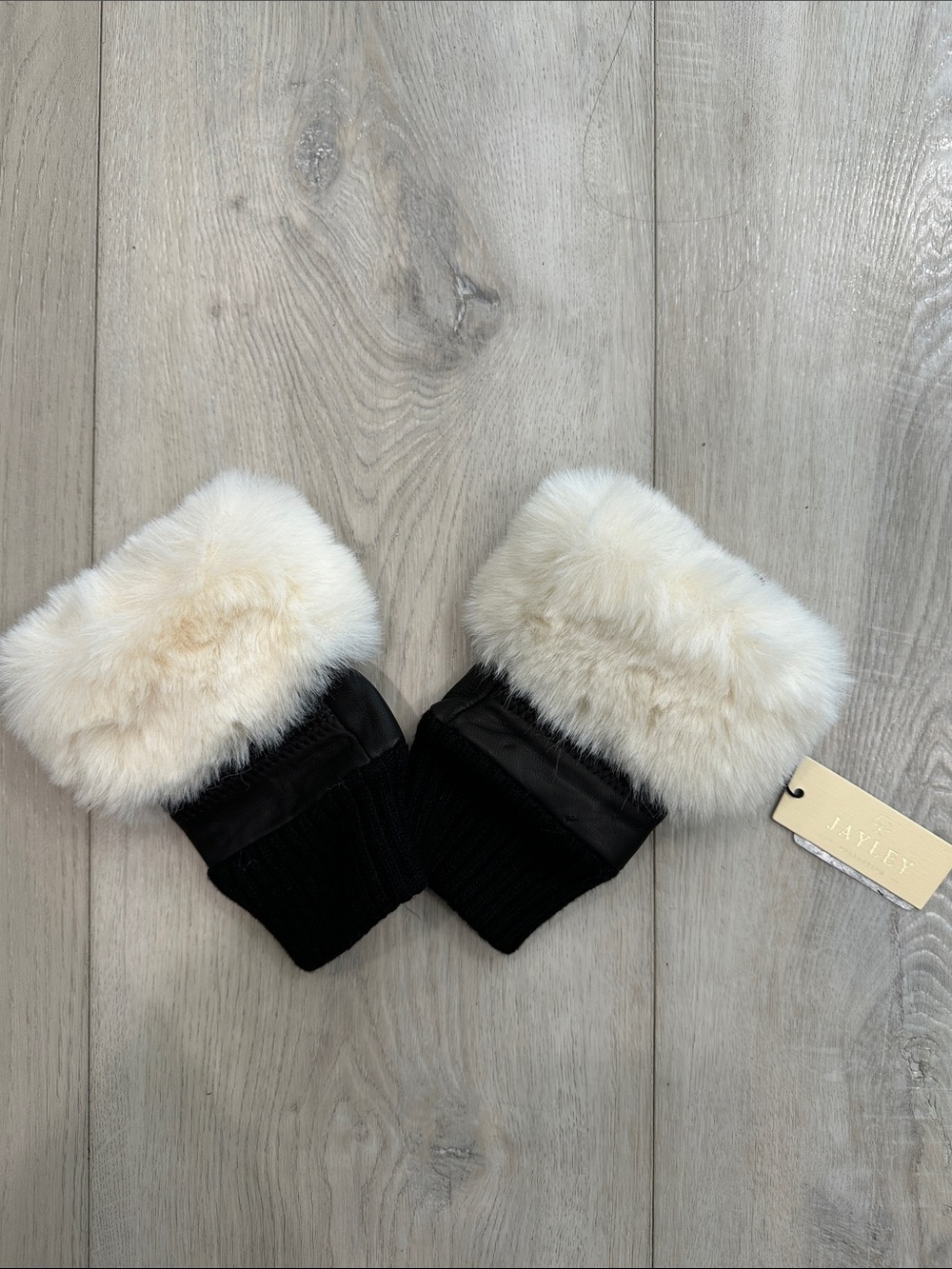 Jayley gloves with fur NWT